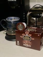 Carica l'immagine nella visualizzazione Galleria, Coffee Roasters of Jamaica Miscela Autentica di Caffè Giamaicano Capsule Singole - 12 Capsule Singole